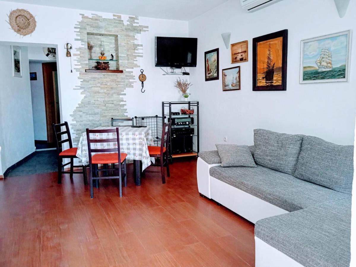 Harbour-Side Apartment With Beautiful Terrace 伯德古拉 外观 照片