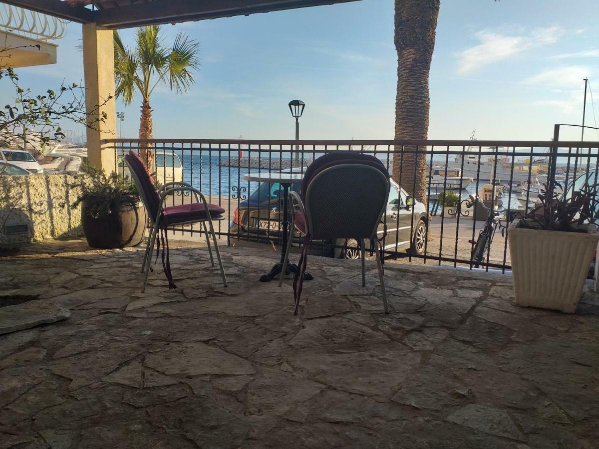 Harbour-Side Apartment With Beautiful Terrace 伯德古拉 外观 照片